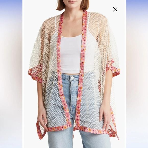 Steve Madden Open Weave Topper - Ivory/Pink Floral Mesh Kimono - NWT - Picture 1 of 11
